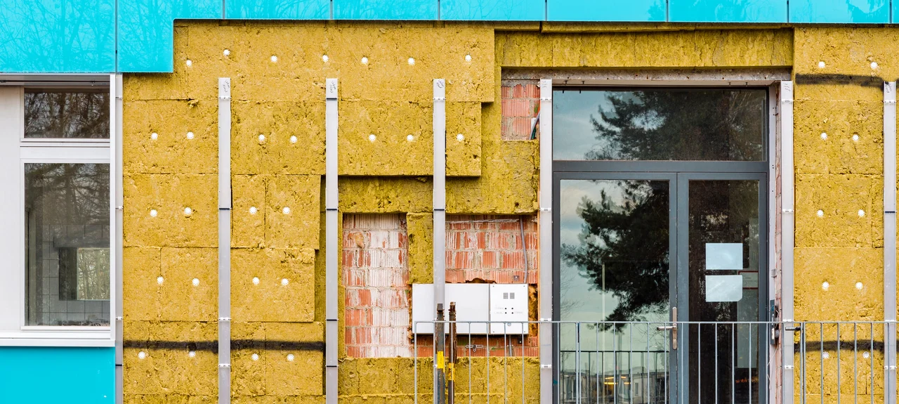 Befestigung - Neubau Mit Isolierschichten Und Aussenfassade - Stock-Fotografie